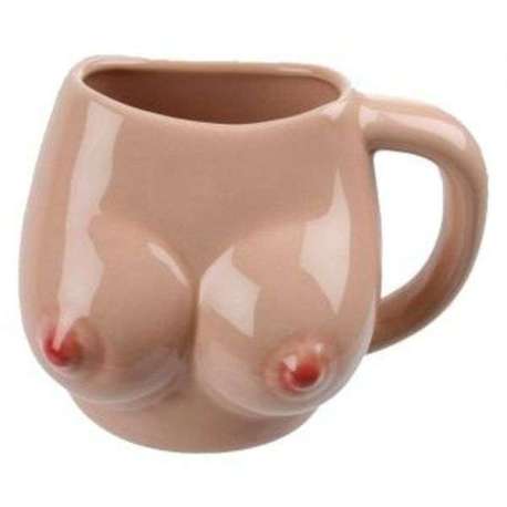 Tasse avec seins en 3D 