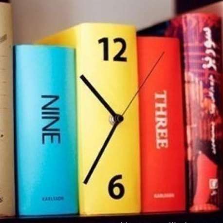 Horloge murale trois livres