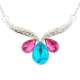 Collier avec un pendentif pierres bleu et rose