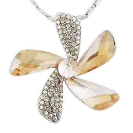 Joli collier argenté à pendentif en fleur brillant