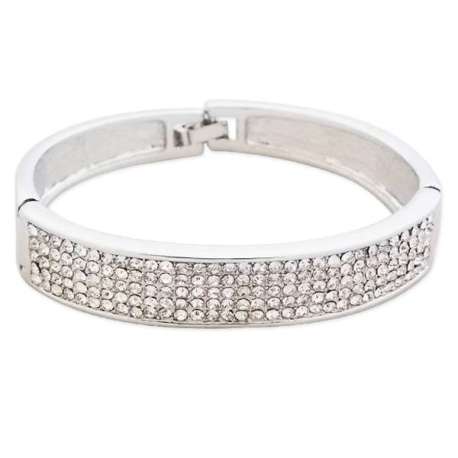 Le bracelet argenté large et strass