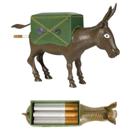 Distributeur de cigarettes humoristique en forme d'âne